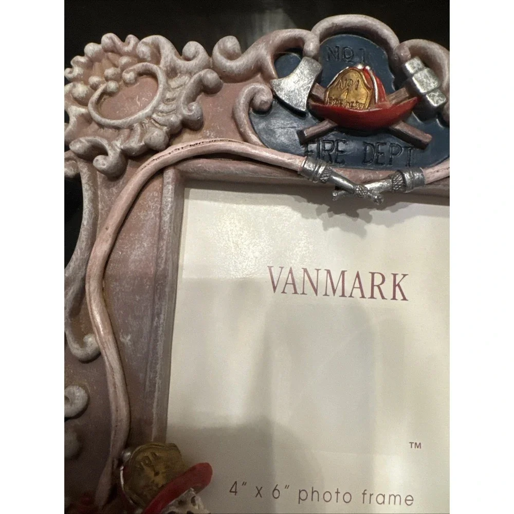 1998 VTG RED HATS OF COURAGE PICTURE/PHOTO FRAME FOR YOUR FAVORITE FIRE PERSON